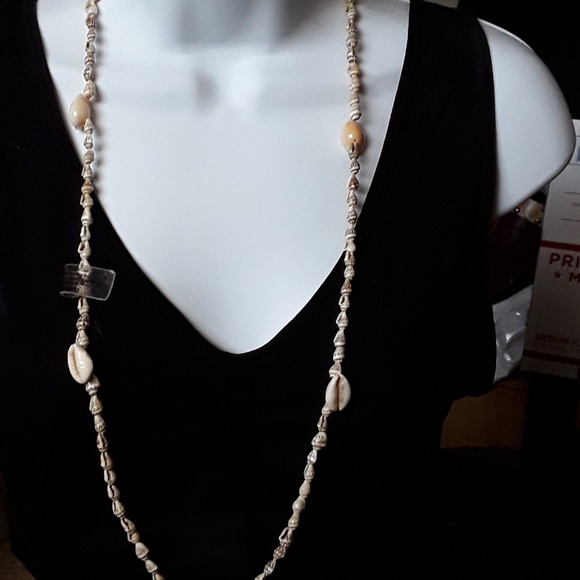 Bnwt Seashell Necklace - Picture 2 of 2